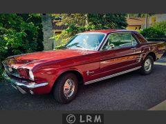 FORD Mustang (Photo 1)