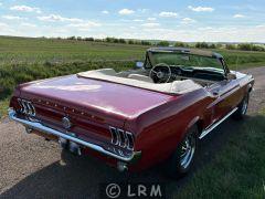 FORD Mustang (Photo 4)