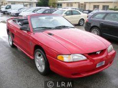 FORD Mustang (Photo 2)