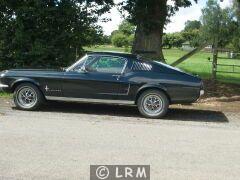 FORD Mustang (Photo 1)